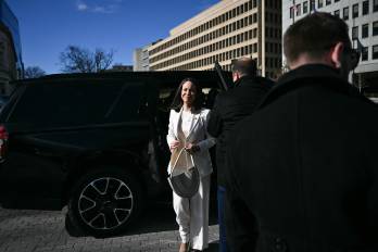 La líder opositora venezolana entregó una medalla del Premio Nobel de la Paz junto a una placa que reconoce el papel de Estados Unidos en la defensa de la democracia venezolana.
