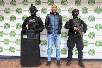 Fotografía cedida por la Policía Nacional de Colombia del ciudadano italiano Giuseppe Palermo, alias Peppe, luego de su captura este viernes, Bogotá (Colombia).