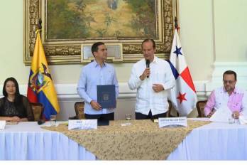 El ministro de Comercio e Industrias de Panamá, Julio Moltó, y la ministra de Desarrollo Económico y Productivo de Ecuador, Sahira Moya, firmaron el acuerdo.