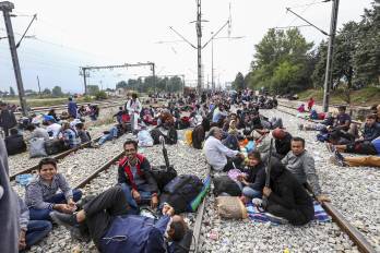 Organizaciones civiles denuncian que las sanciones económicas buscan presionar psicológicamente a los inmigrantes para que abandonen el país.