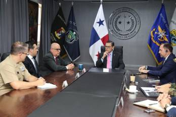 Entre los participantes estuvieron el viceministro de Seguridad Pública, Luis Felipe Icaza; el director del Servicio Nacional Aeronaval, Luis de Gracia, y el director del Servicio Nacional de Fronteras, Larry Solís.