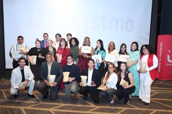 Los finalistas de los Premios del Istmo 2026, en la ceremonia celebrada este jueves.