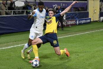 El defensor Michael Murillo (izq.) durante el partido contra el Union St. Gilloise.