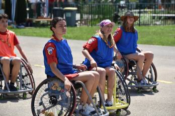 La distinción importa jurídicamente. Lo que ocurrió en ese mostrador no es una elección libre entre dos opciones legítimas.