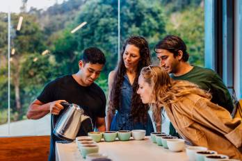 La degustación de café es una de las experiencias gastrónomicas más buscada por los turistas y nacionales.
