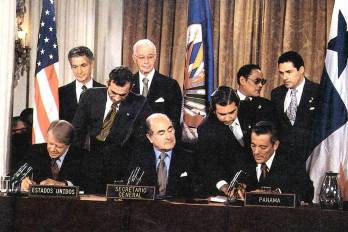 Firma de los Tratados entre Panamá y Estados Unidos, en 1977.