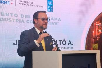 Ministro de Comercio e Industrias, Julio Moltó.