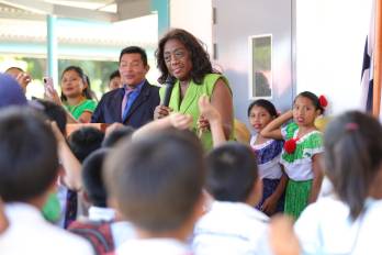 La ministra de Educación, Lucy Molinar.