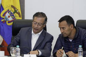 El presidente Gustavo Petro y el ministro de Defensa, Pedro Sánchez.