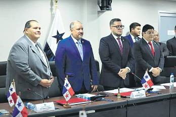 Sergio Gálvez (Izq.) de RM, revalida su presencia en la junta directiva de Presupuesto.