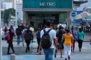 Todavía persisten brechas significativas entre las áreas urbanas y rurales, lo que subraya la necesidad de implementar políticas públicas en materia de empleo.