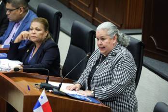 Beatriz Carles, titular del Ministerio de Desarrollo Social, confirma que recorte afectará el Programa 120 a los 65.