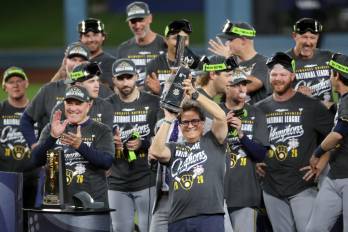 Milwaukee Brewers celebrando su pase a la Serie Mundial.