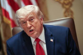 El presidente de Estados Unidos, Donald Trump, fue captado este 28 de mayo, durante una reunión con su gabinete, en la Casa Blanca, en Washington, D. C.