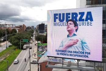 En este contexto clínico, Uribe Turbay “ha requerido reiniciar su bloqueo neuromuscular y sedación profunda para contribuir a su evolución, detalló la Fundación Santa Fe.
