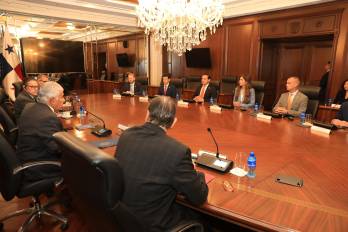 Noem también manifestó el interés de estrechar la cooperación bilateral en materia de seguridad.