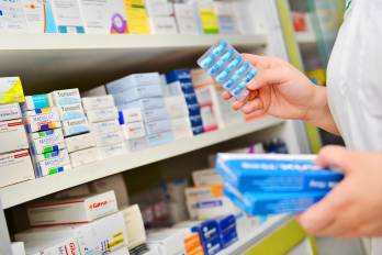 Los profesionales farmacéuticos cuestionan la fragmentación de inventarios y recetas en la Caja.
