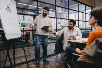 El emprendimiento puede abrir nuevas oportunidades para los jóvenes y fortalecer la actividad económica.