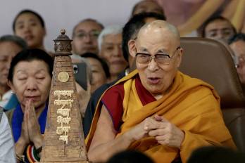 El Dalai Lama es mencionado más de 150 veces en los correos de Epstein, según la agencia AFP.