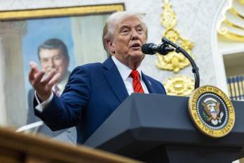 El presidente de Estados Unidos, Donald Trump, habla en conferencia de prensa en la Oficina Oval de la Casa Blanca en Washington, DC, EE.UU., el 10 de octubre de 2025.