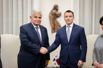 Mulino compartió con Noboa detalles del proyecto hídrico del río Indio, destinado a garantizar el suministro de agua para el Canal de Panamá en contextos de sequía prolongada.