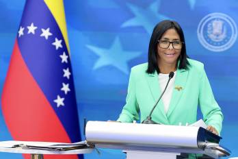 Delcy Rodríguez anuncia medidas económicas en medio de protestas por el deterioro del poder adquisitivo en Venezuela.