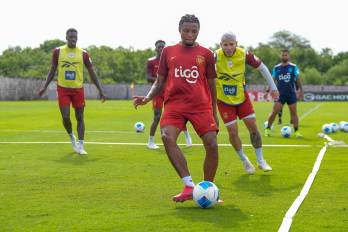 El jugador panameño Janpol Morales durante un entrenamiento con la Selección Nacional de Panamá.
