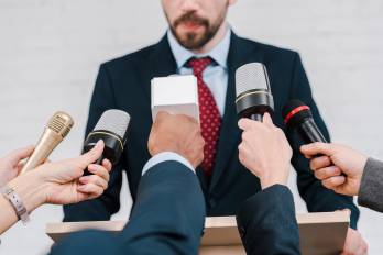 Democracia y derecho a replica