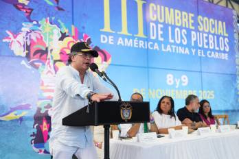 El presidente de Colombia Gustavo Petro hablando este sábado en Santa Marta