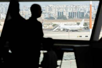 Una vista general muestra el aeropuerto Ben Gurión en Tel Aviv, Israel.