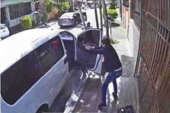 A Mosquera le dispararon 15 veces cuando llegaba a su casa.