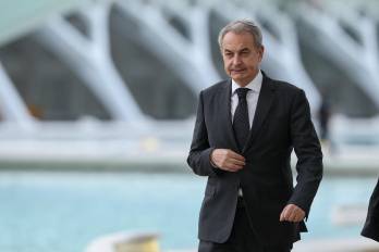 El expresidente español José Luis Rodríguez Zapatero llegó a Caracas para reunirse con autoridades chavistas y representantes de la oposición en torno al proceso de amnistía general y liberación de presos políticos en Venezuela.