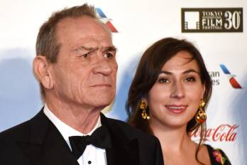 El actor estadounidense, Tommy Lee Jones (izq.), junto a su hija, Victoria Jones.