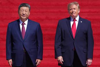 El presidente chino, Xi Jinping , posa junto a su homólogo estadounidense, Donald Trump, durante su visita a los Archivos Nacionales de EE. UU. en Washington, Estados Unidos, el 25 de septiembre de 2026.