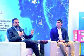 Foro “Simbiosis Digital: Innovación, Tecnología y la Cultura Ética en el Nuevo Periodismo”, organizado por el Banco Nacional de Panamá.