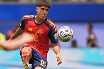 Pau Cubarsí de la selección de España.