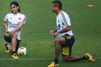 Radamel Falcao (izq.) y Fredy Guarín durante un entrenamiento con la selección de Colombia.