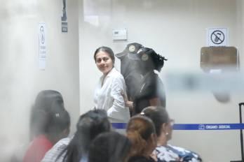 Zenia Vásquez a su llegada a la audiencia en el SPA.