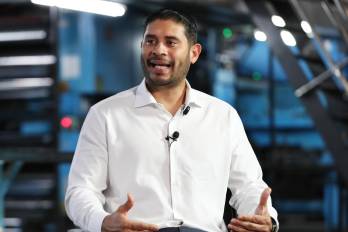 El diputado Jhonathan Vega en la entrevista del polígrafo en la rotativa de La Estrella de Panamá