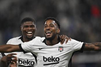 Amir Murillo celebrando su gol con el Besiktas.