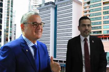 Cedeño hace un llamado a la Contraloría a fortalecer la administración de justicia.