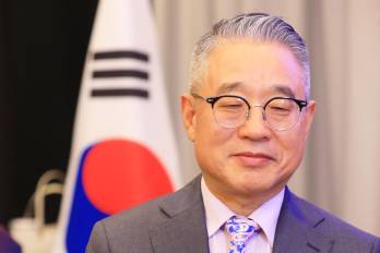 El embajador de Corea, Byoung-jin Han, durante el seminario RSE para la prensa.
