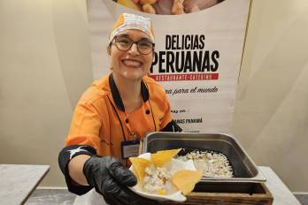 Ceviche estilo peruano de Delicias Peruanas.