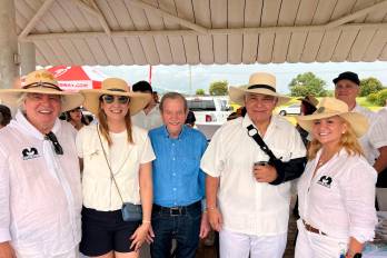 El Dr. Juan Pablo Barés, la ingeniera Yaitza Camaño y el presidente de la República José Raúl Mulino, dijeron presentes al evento equino.