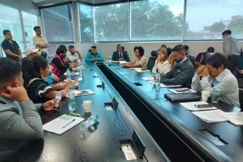Indígenas y docentes presentaron un informe independiente sobre violaciones a los derechos humanos.