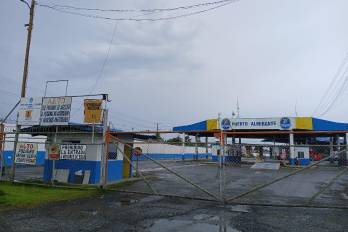Parte de uno de los accesos que tiene Chiquita Panamá en el puerto de Almirante, Bocas del Toro.