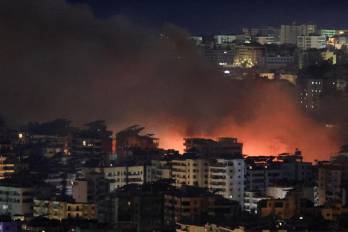 Ataques israelíes en el sur del Líbano provocan destrucción, avance de tropas y miles de civiles obligados a abandonar sus hogares en medio de la escalada del conflicto.