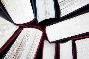 Dos lecturas mientras esperamos