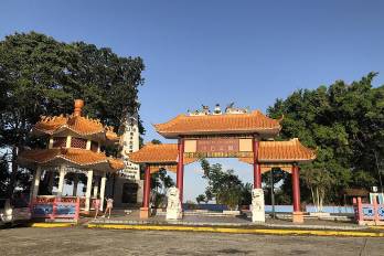 La llegada de los primeros inmigrantes chinos en 1854 marcó el origen de un legado que hoy recuerda el monumento del Mirador.