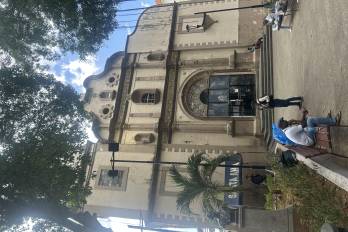 Muchas iglesias coloniales ubicadas fuera del área de intramuros del Casco Antiguo —en el denominado arrabal— han quedado en el abandono y el olvido.